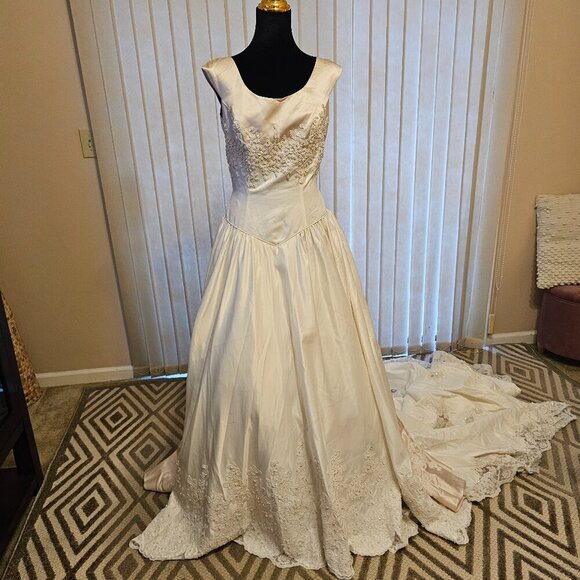 Vintage Mon Cheri Beige Wedding Dress 12 - Picture 1 of 10